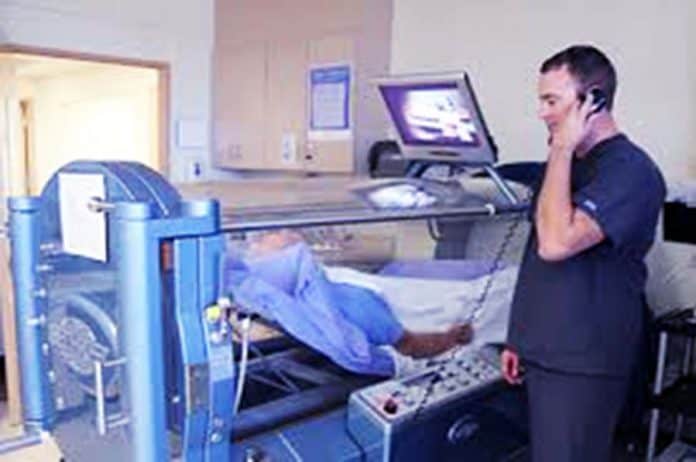Hyperbaric oxygen chamber
