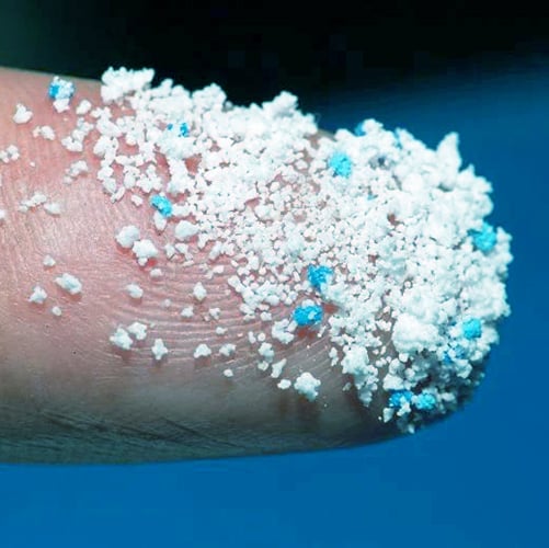Microplastic-on-Finger-CROP