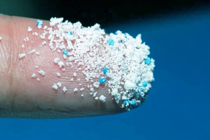 Microplastic-on-Finger-ORIGINAL
