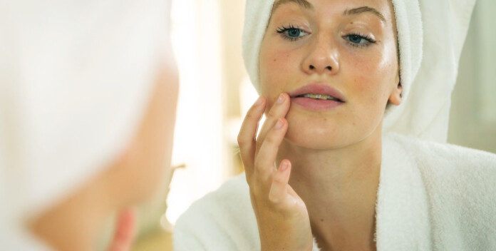 applying moisturiser ORIGINAL