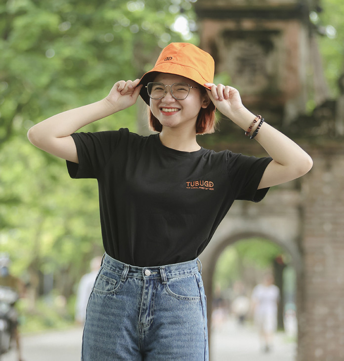 PUGA4934 WEB CROP